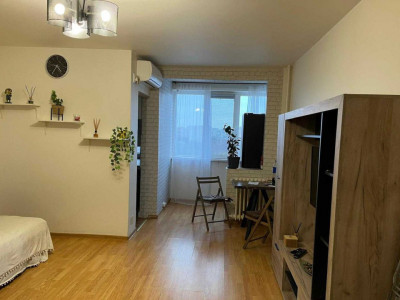 Garsonieră modernă, etaj 8/10, la 8 minute de metrou Piața Muncii