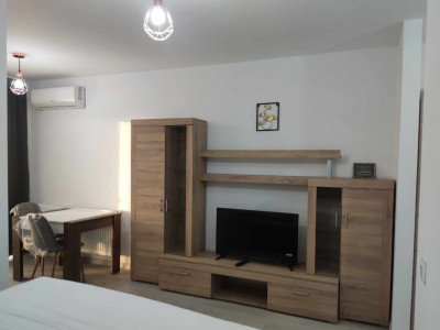 Garsoniera, 40 mp, bloc nou, centrala, Hils Brauner