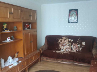 Apartament de 3 camere, zona liniștită – la 5 minute de metrou 1 Decembrie