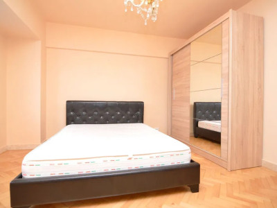 Apartament de 2 camere, decomandat, 2 balcoane - Palatul de Justiție - Unirii