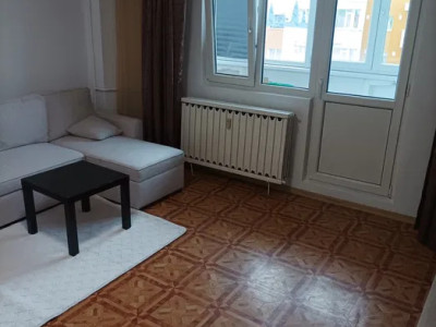 Apartament spațios, de 3 camere, decomandat, în zona Sebastian