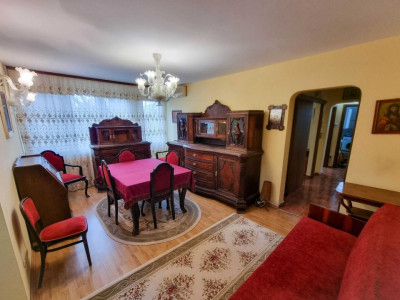 Apartament de 3 camere, 70 mp, etaj 2, luminos- Brancoveanu