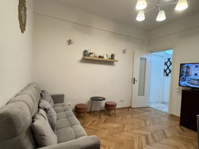 Apartament de 2 camere, 50 mp, centrala, 10 minute de metrou, Piața Romana 