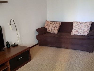 Garsoniera la 3 minute de metrou, balcon, zona Titan