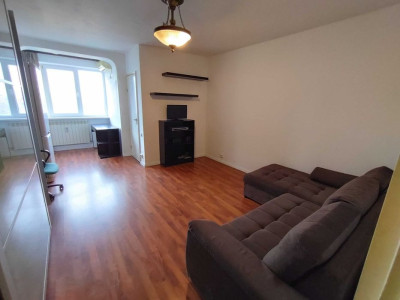 Garsonieră, 30 mp – etaj 6, aproape de metrou Piața Muncii și Parcul Național