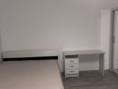 Garsonieră spațioasă, 43 mp, renovată, aproape de metrou Piața Muncii