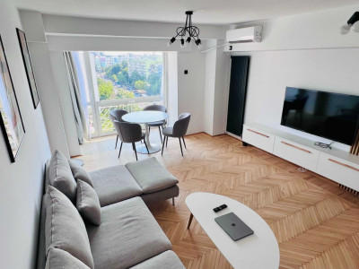 Apartament de 2 camere, 65 mp, la 3 minute de metrou, centrala, zona Unirii