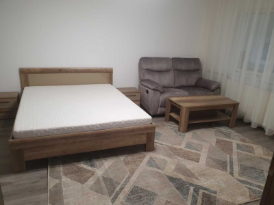 Garsonieră decomandată – Decebal, etaj 1, 40 mp, metrou 15 min