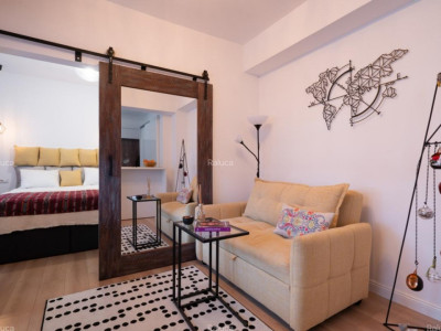 Studio dublu, 43 mp, centrala, balcon, zona Expoziției 