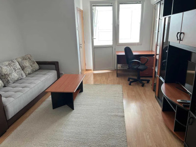 Garsonieră 30 mp – Titan, etaj 7, bloc anvelopat, balcon, 12 min metrou