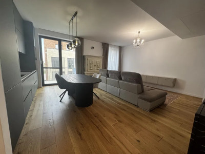 Apartament de 3 camere, 84 mp, parcare, centrala, balcon, Amber Forest Tunari