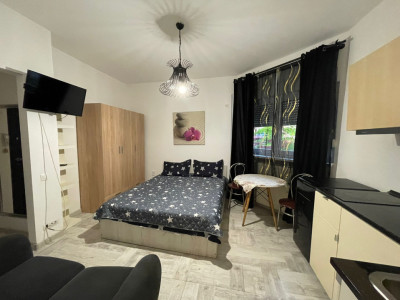 Garsoniera, 30mp, centrala proprie, metrou aproape, P-ta Romana