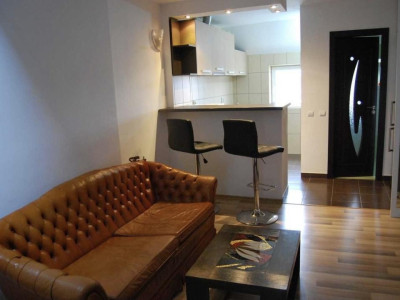 Apartament de 2 camere, 42 mp, centrală proprie, metrou, zona Floreasca 