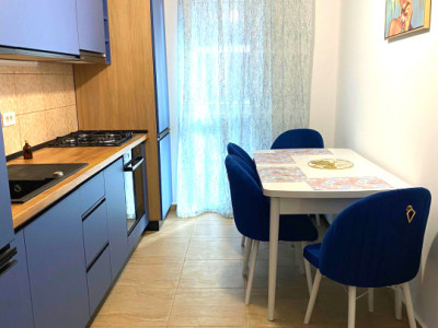 Apartament de 2 camere, 60 mp, centrala, parcare, zona Aparatorii Patriei 