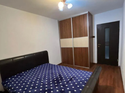 Apartament de 2 camere, 50 mp, decomandat, parcare, zona Basarabia